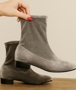 The palatines Firmo Stretch Gray Velvet Ankle Boots Size 8